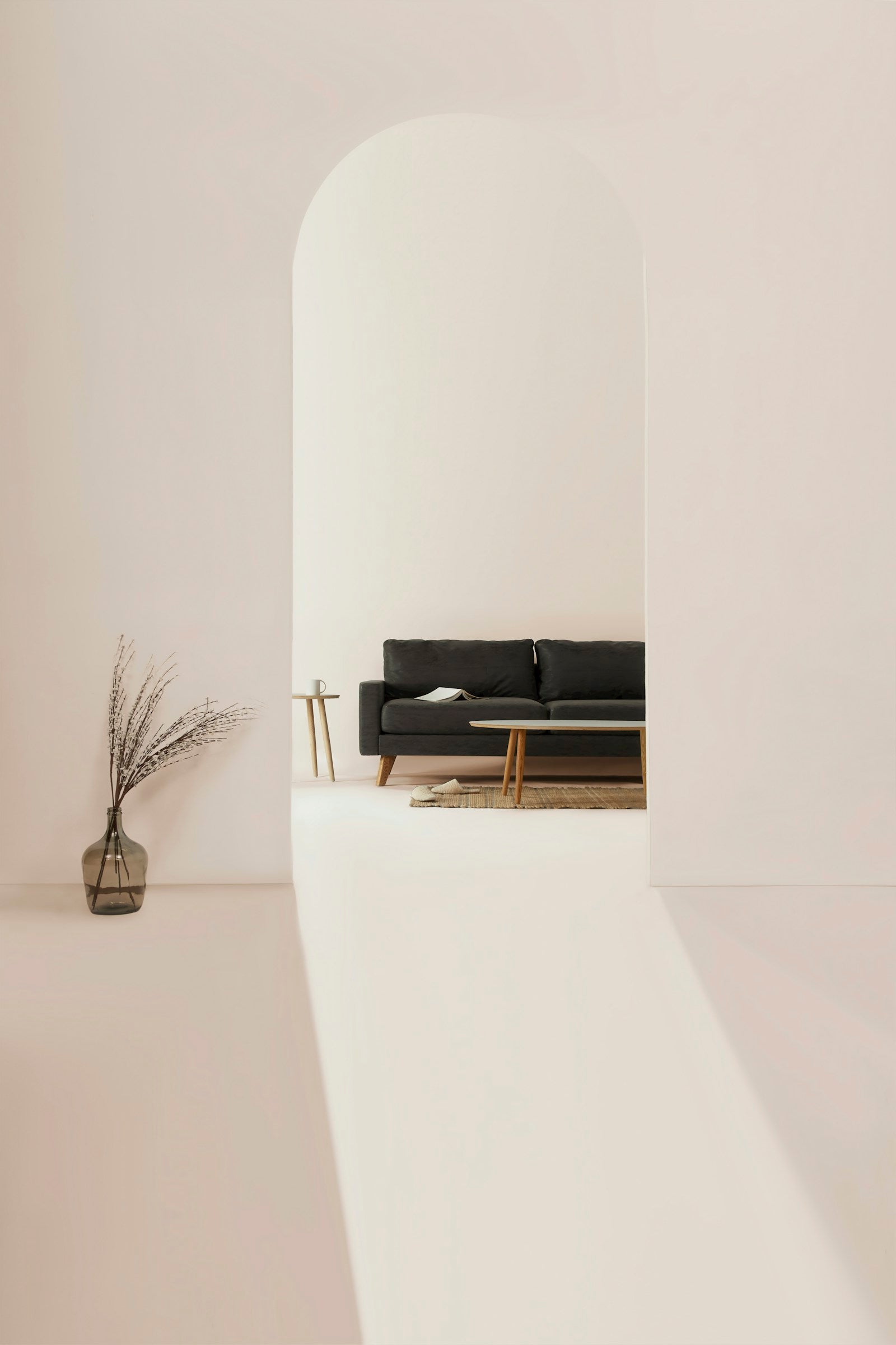 Modernes Wohnzimmer mit Massivholz-Sideboard von Aredo als ruhiger Ankerpunkt im Raum