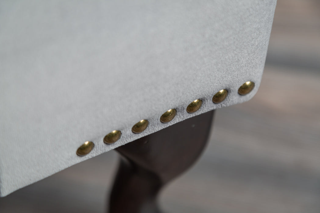 Fußhocker Chesterfield silbergrau Samt