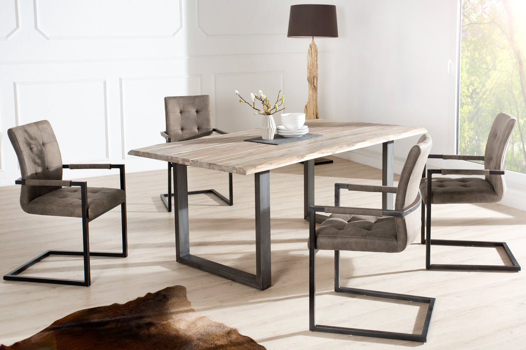 Freischwinger Cambridge antik taupe mit Armlehne