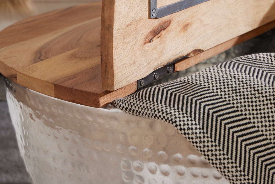 Couchtisch Eastward Vault 60cm Akazie silber